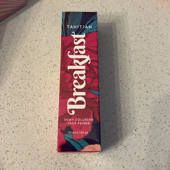 BNIB dewy primer - Picture 3 of 3